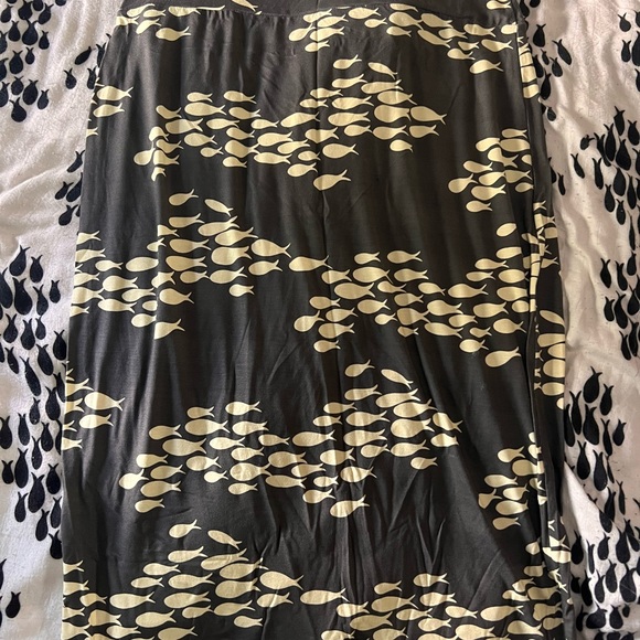 Ava Sky Dresses & Skirts - Ava Sky Gray Toupe and Cream Fish Print Midi Skirt Size XL